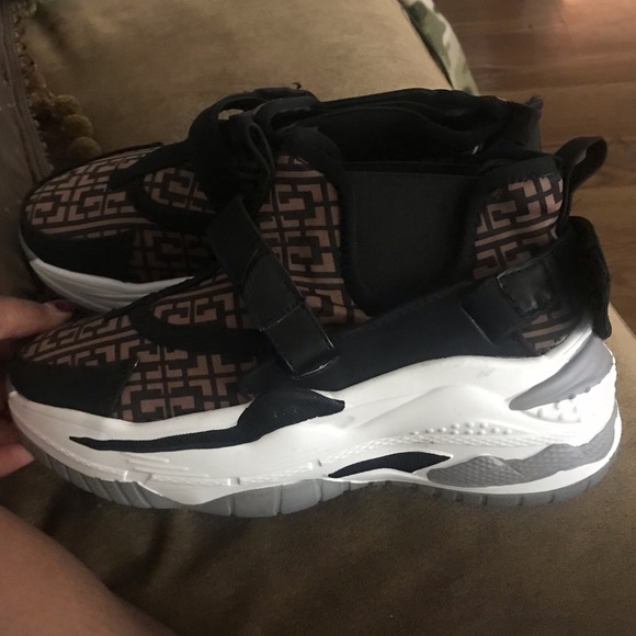 Cape Robbin platform gymshoe - Picture 3 of 3